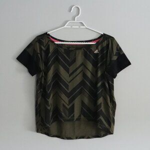 Adidas Women's Green XS Herringbone Activewear Casualโ Short Sleeve T-Shirt Top